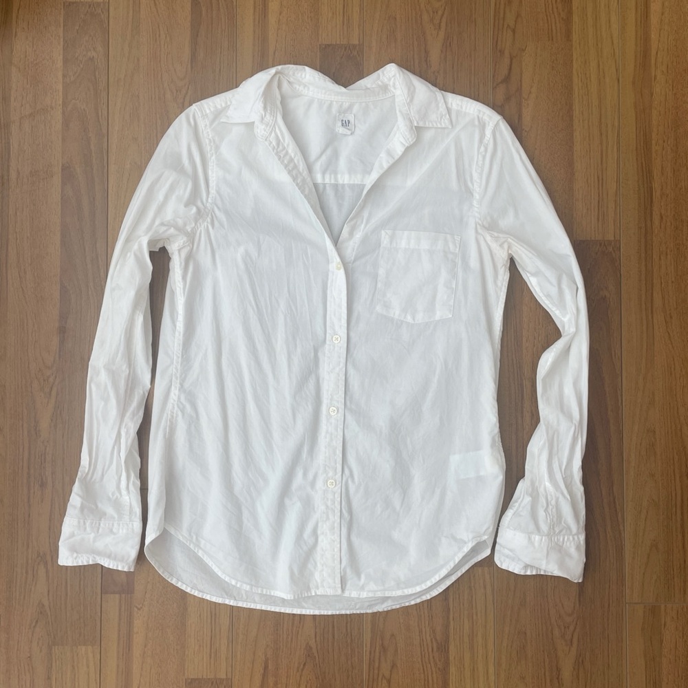 White Gap button-up shirt